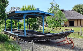 木造屋形船